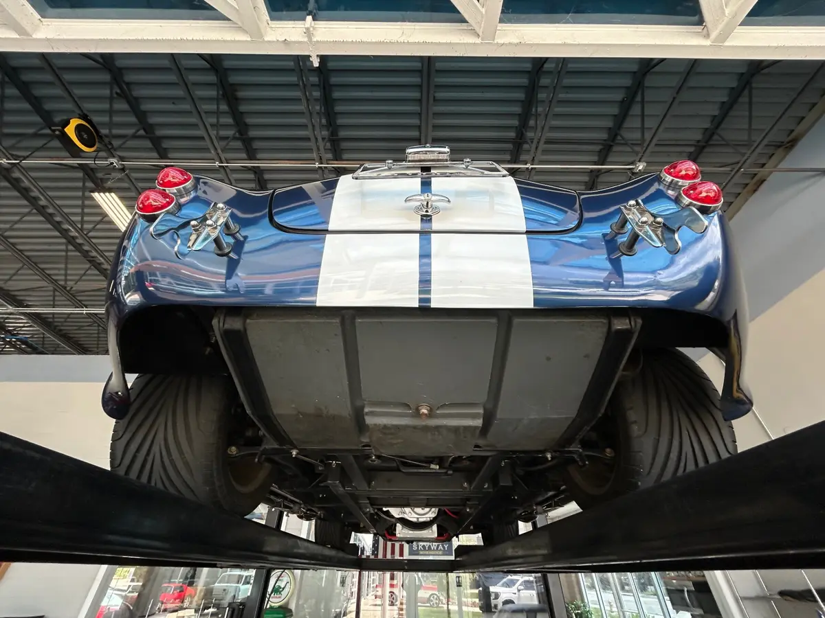 Vehicle photo 38
