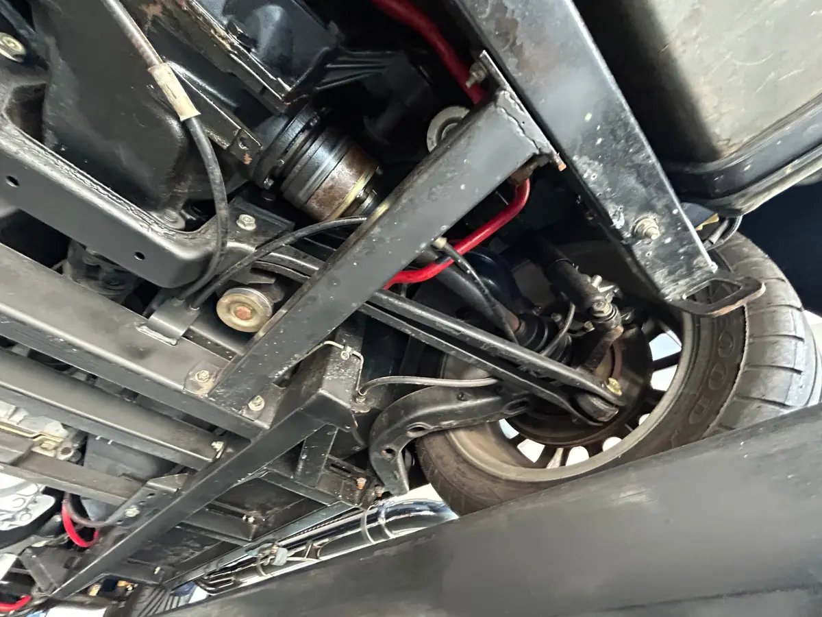 Vehicle photo 41