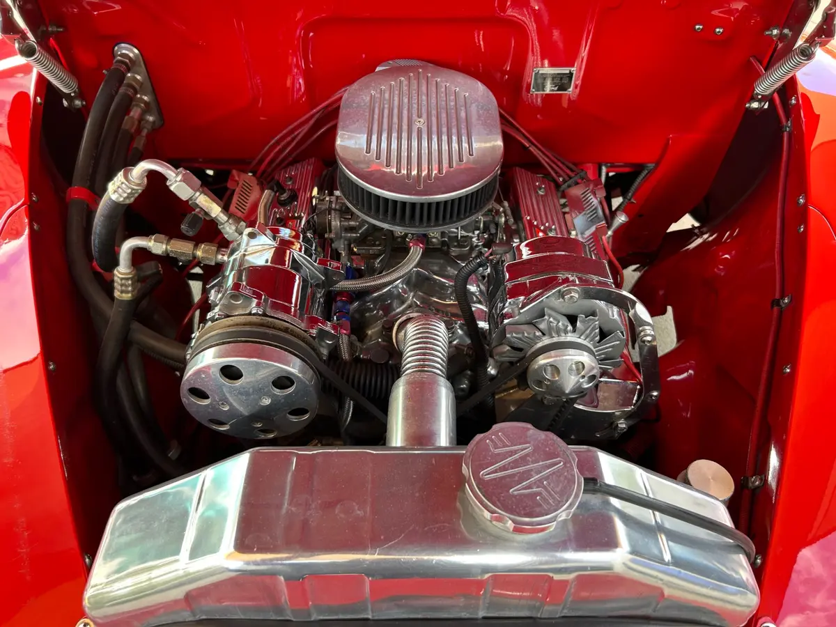 Vehicle photo 19