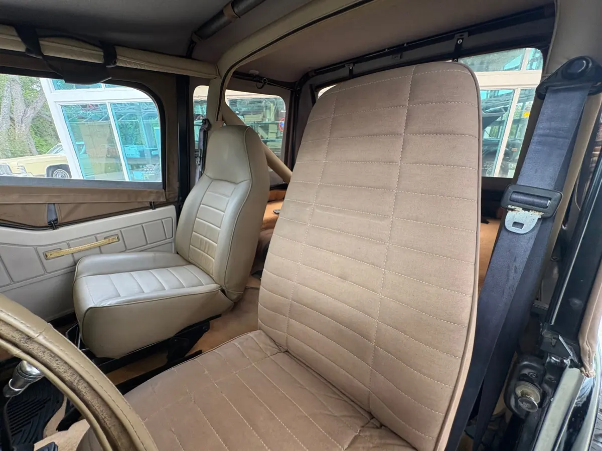 Vehicle photo 34