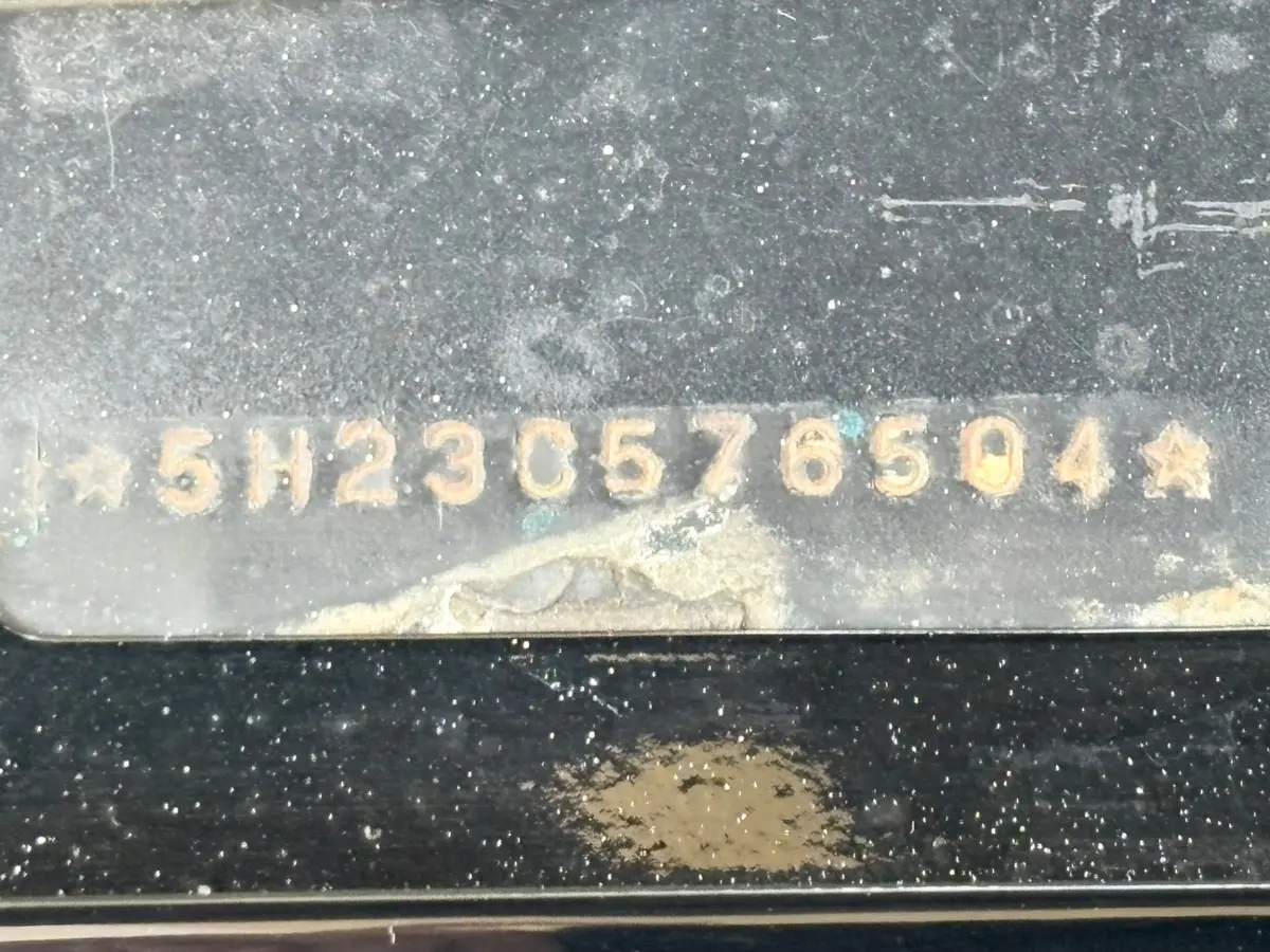 Vehicle photo 24