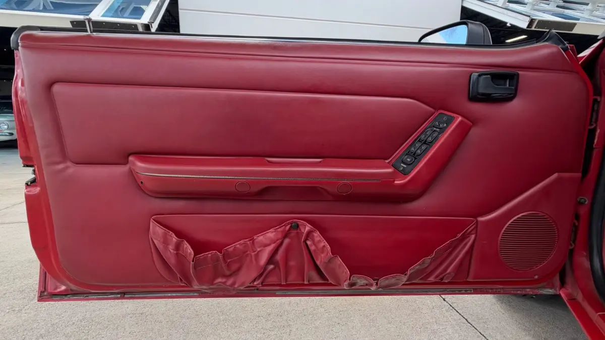 Vehicle photo 36