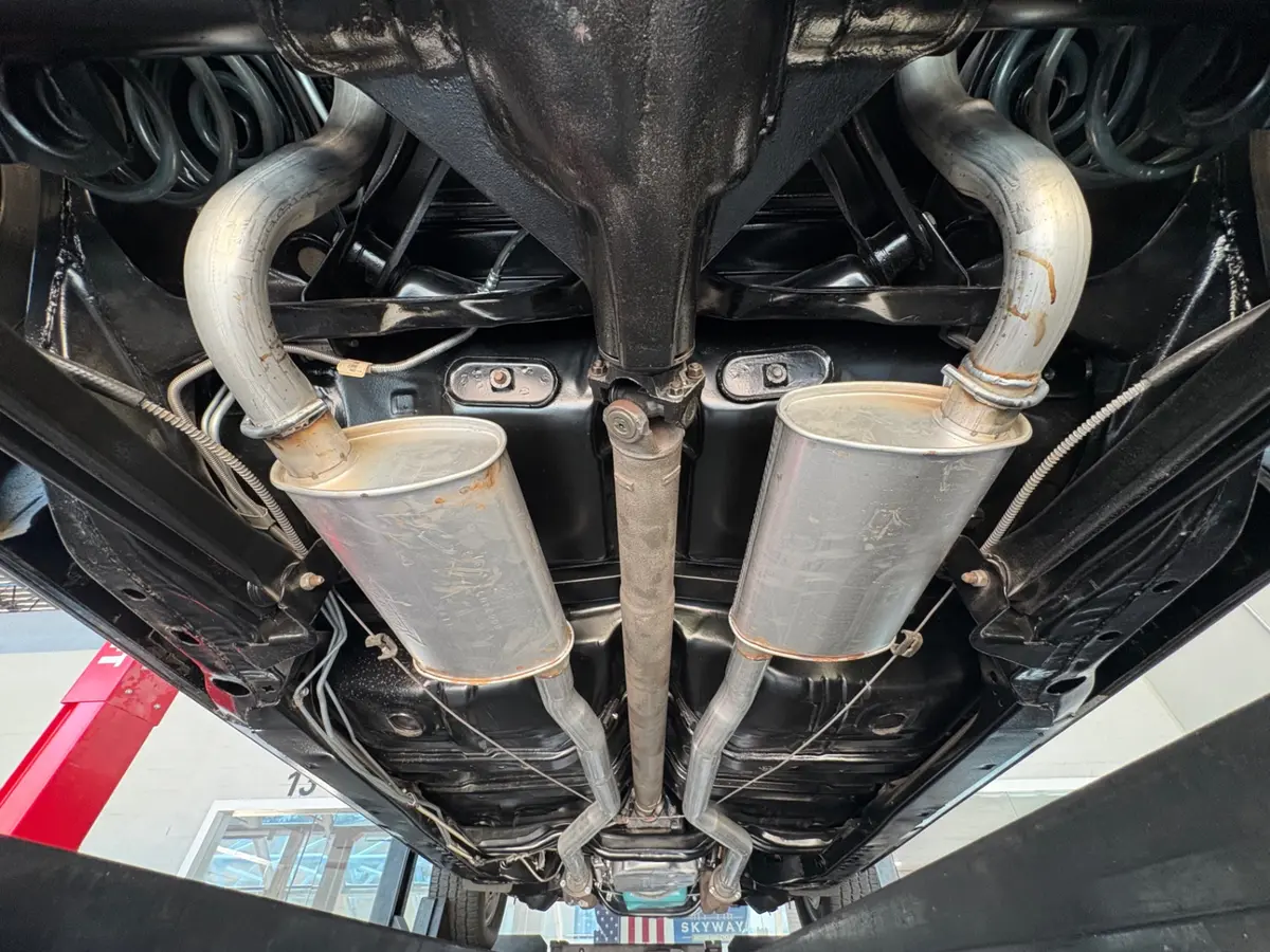 Vehicle photo 57