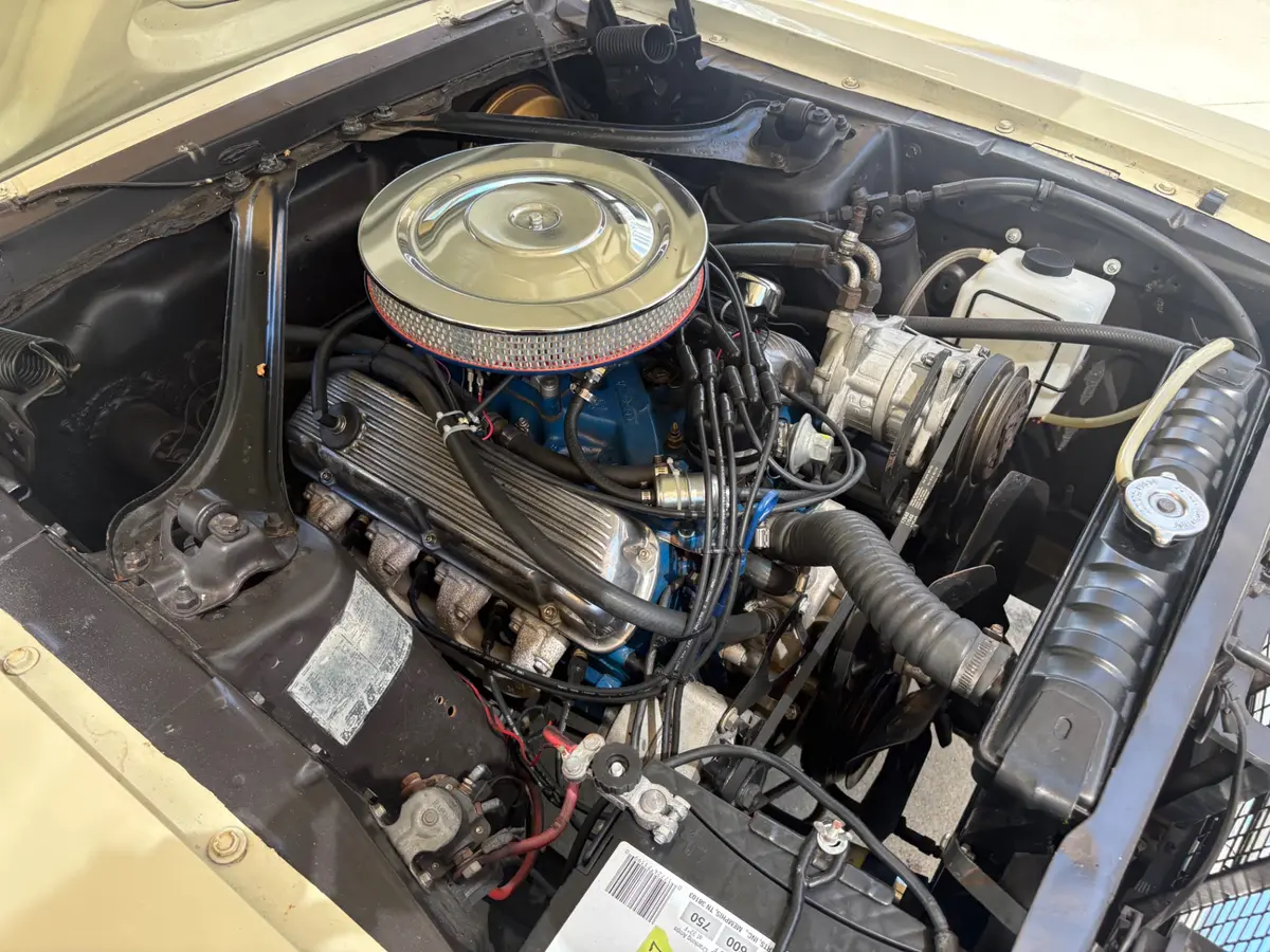Vehicle photo 24
