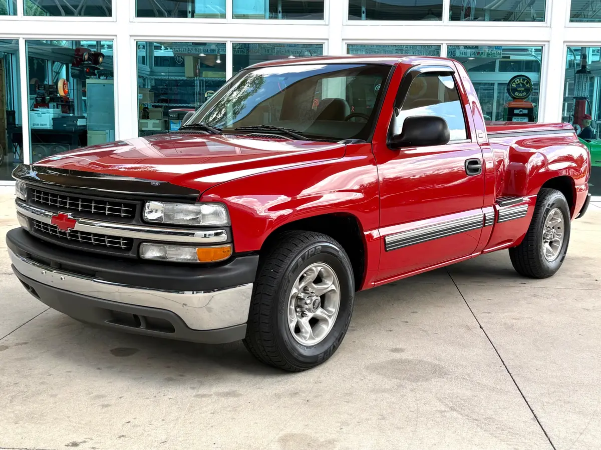 Vehicle photo 10