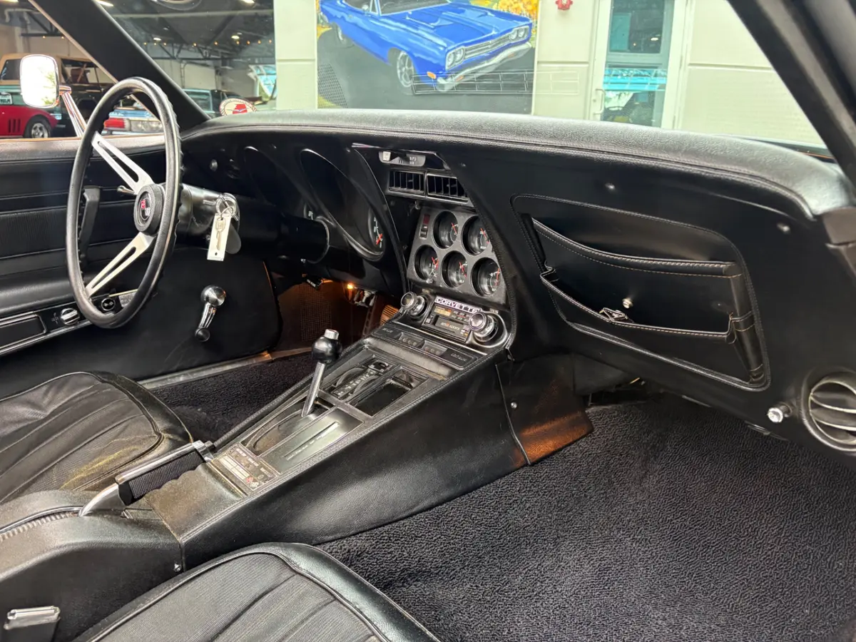Vehicle photo 46