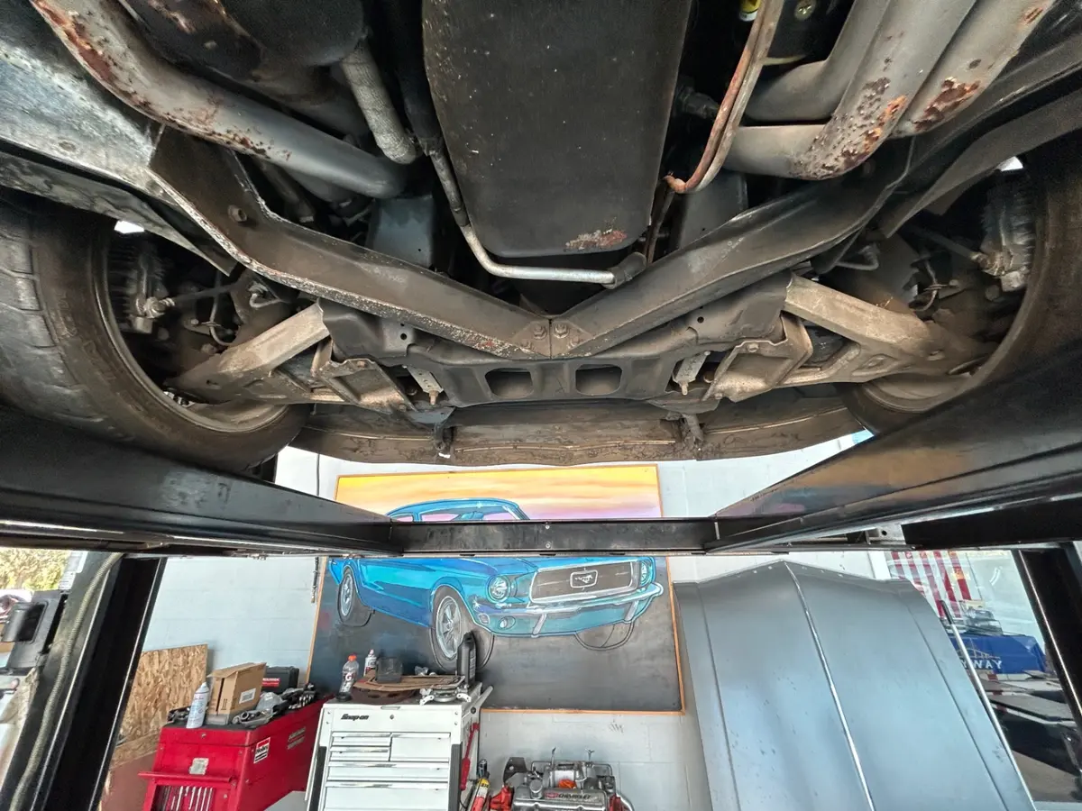 Vehicle photo 35