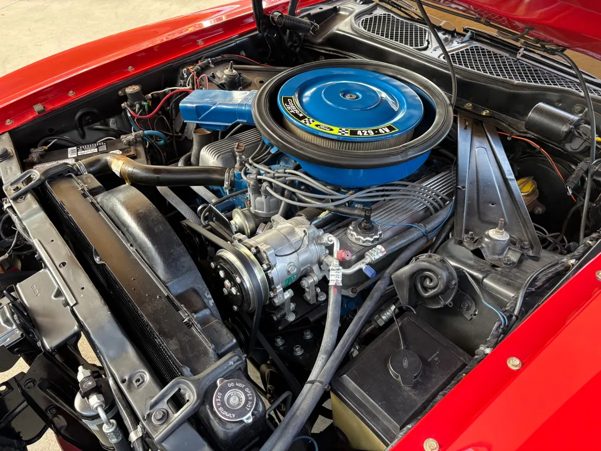 Vehicle photo 29