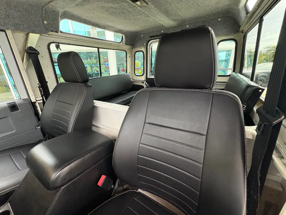 Vehicle photo 35