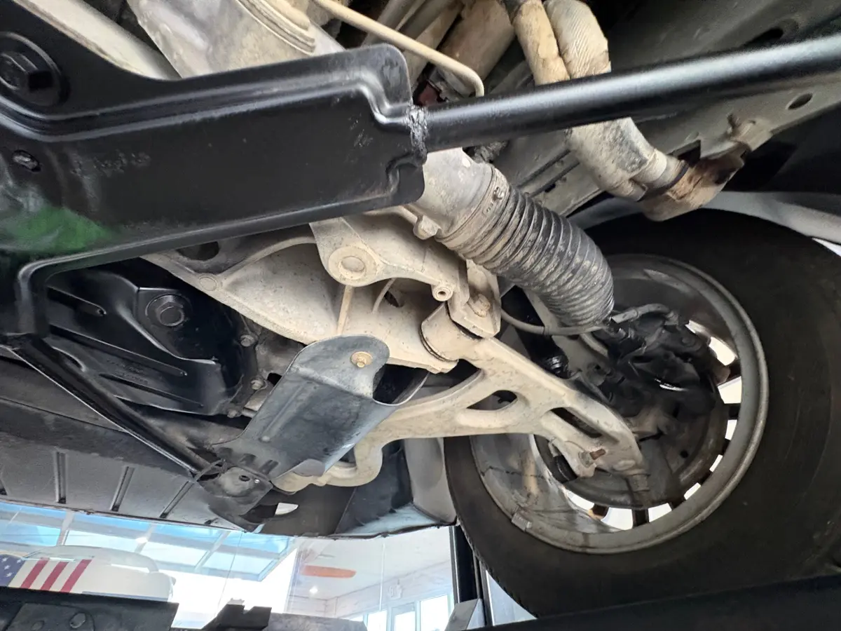 Vehicle photo 57