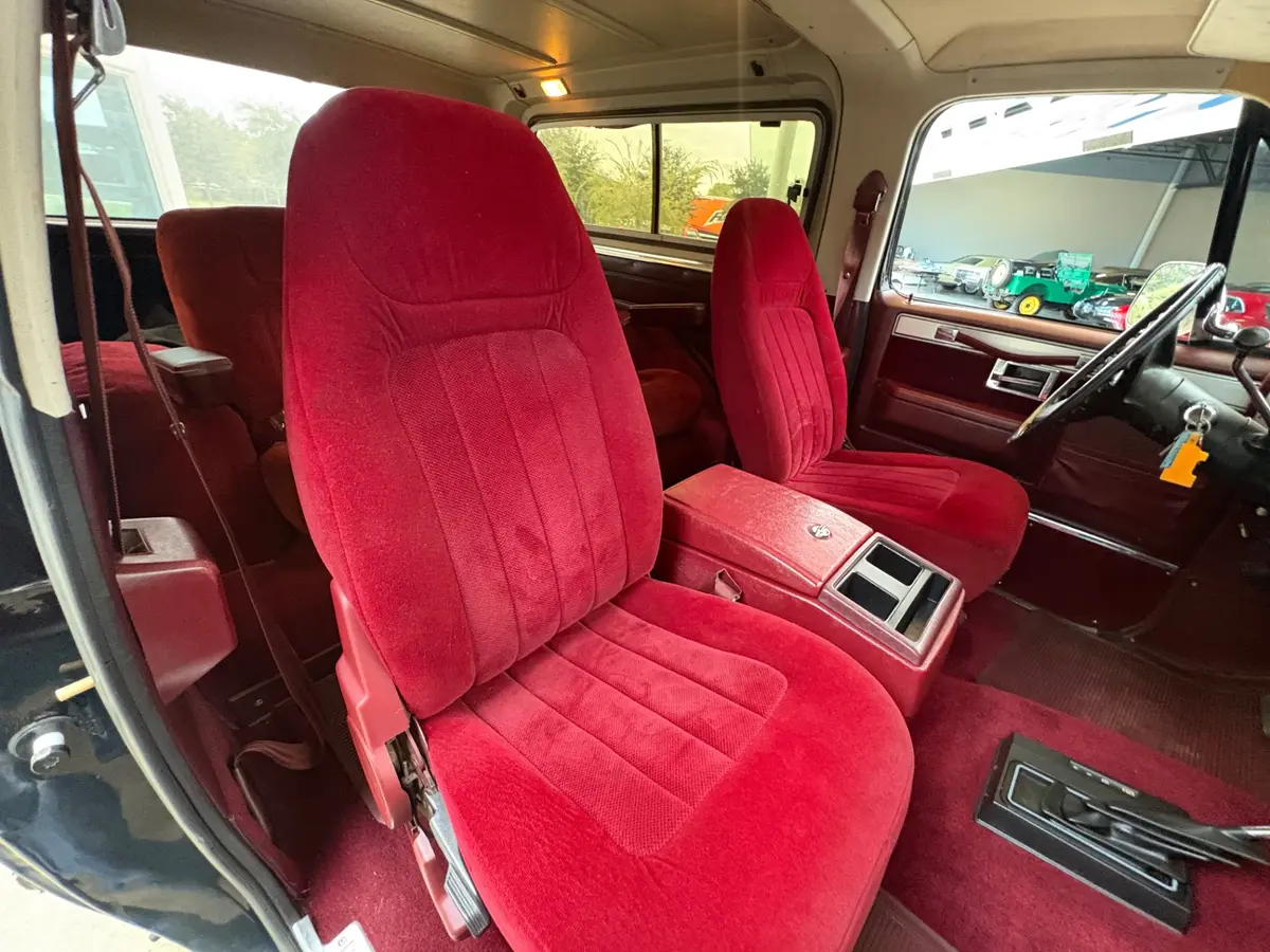 Vehicle photo 41