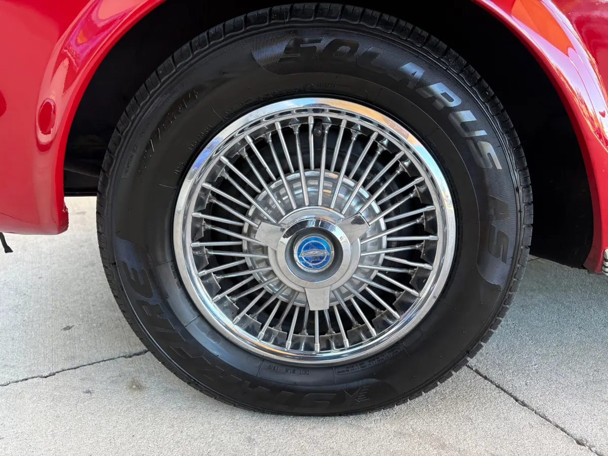 Vehicle photo 22