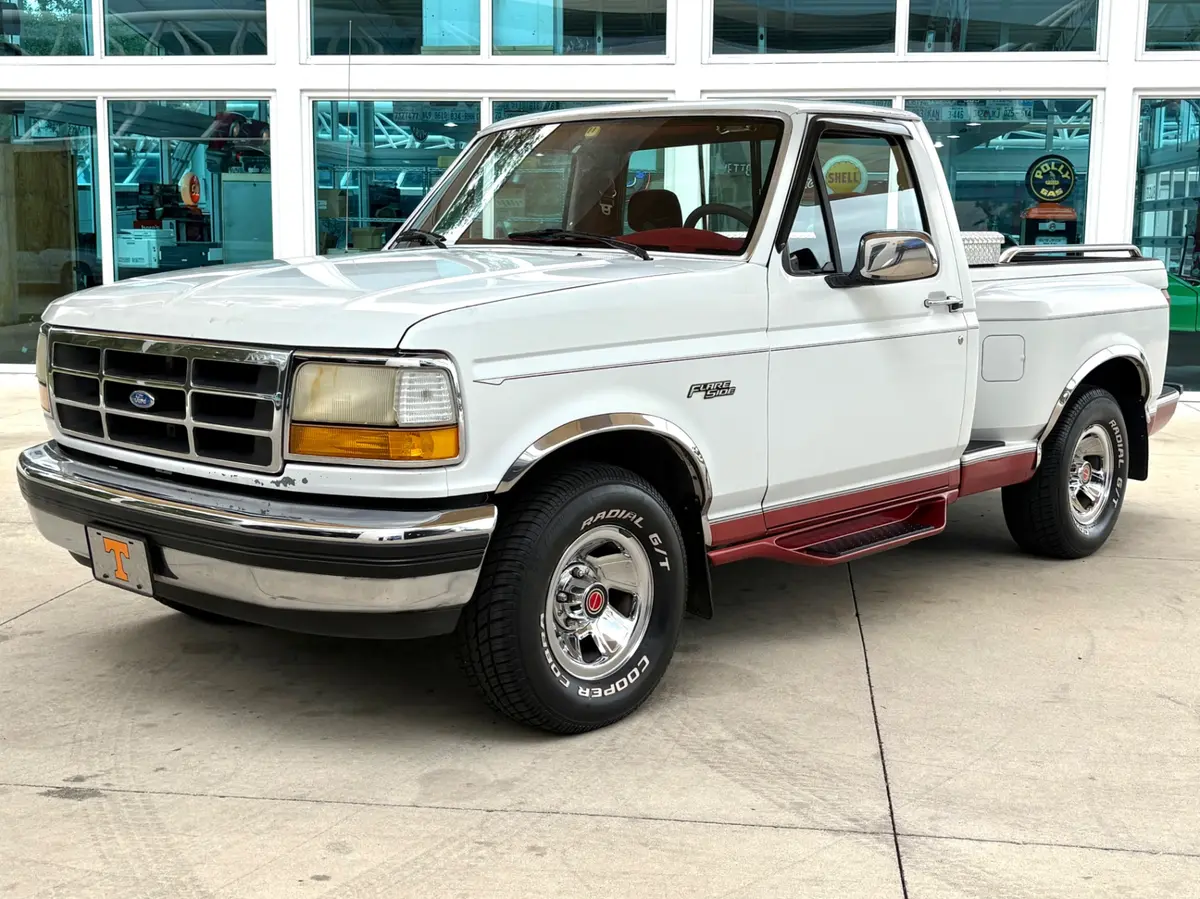 Vehicle photo 11