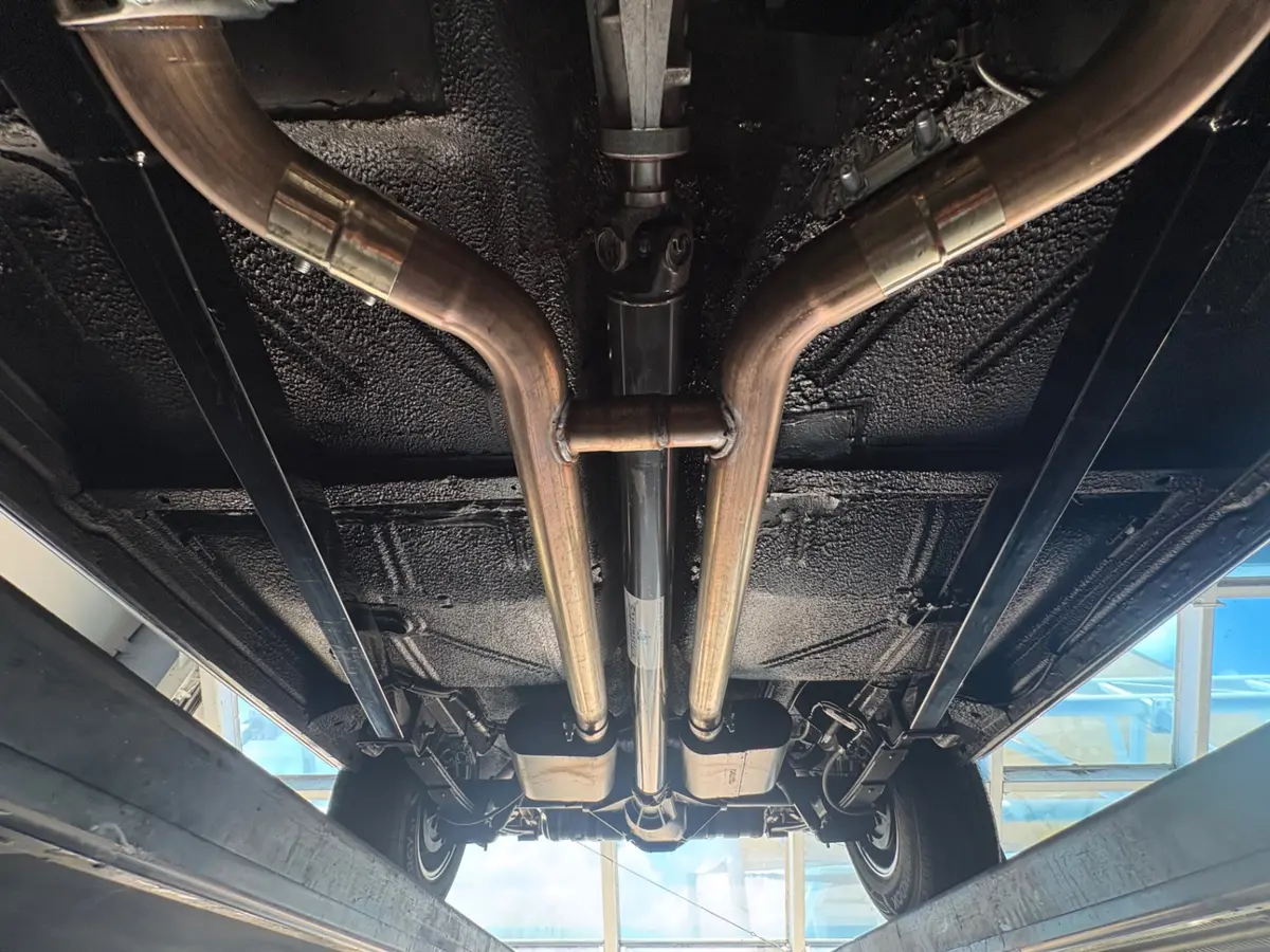 Vehicle photo 56