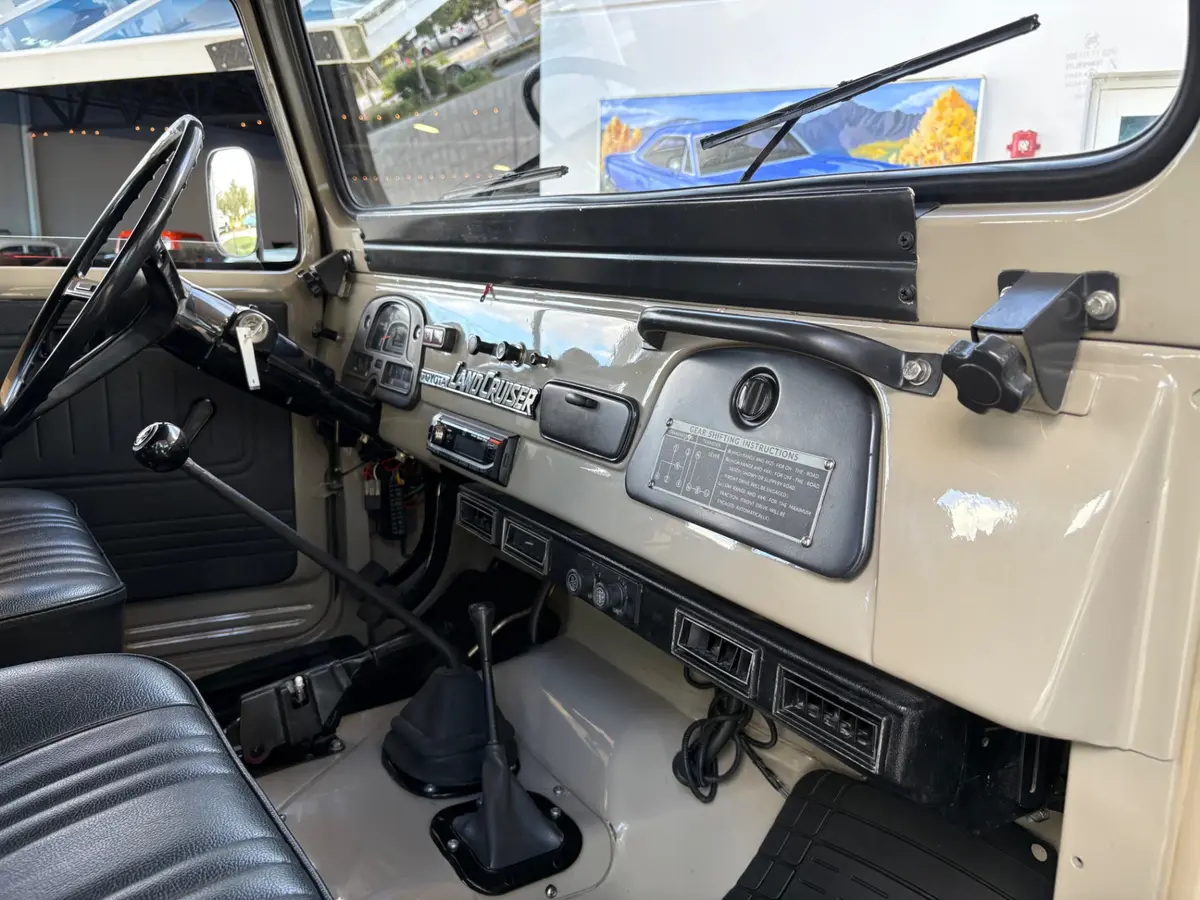 Vehicle photo 38
