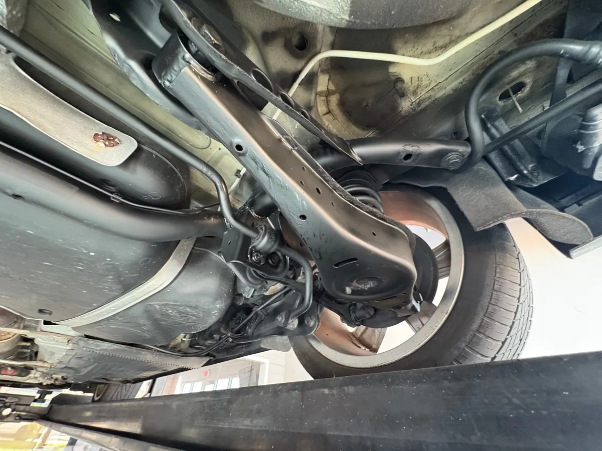 Vehicle photo 51