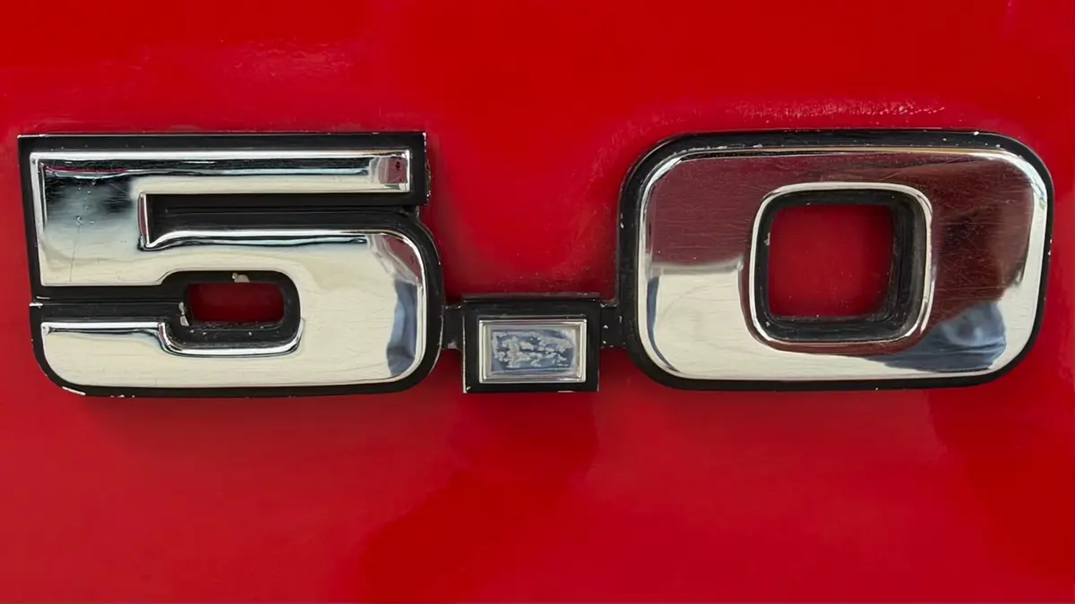 Vehicle photo 28