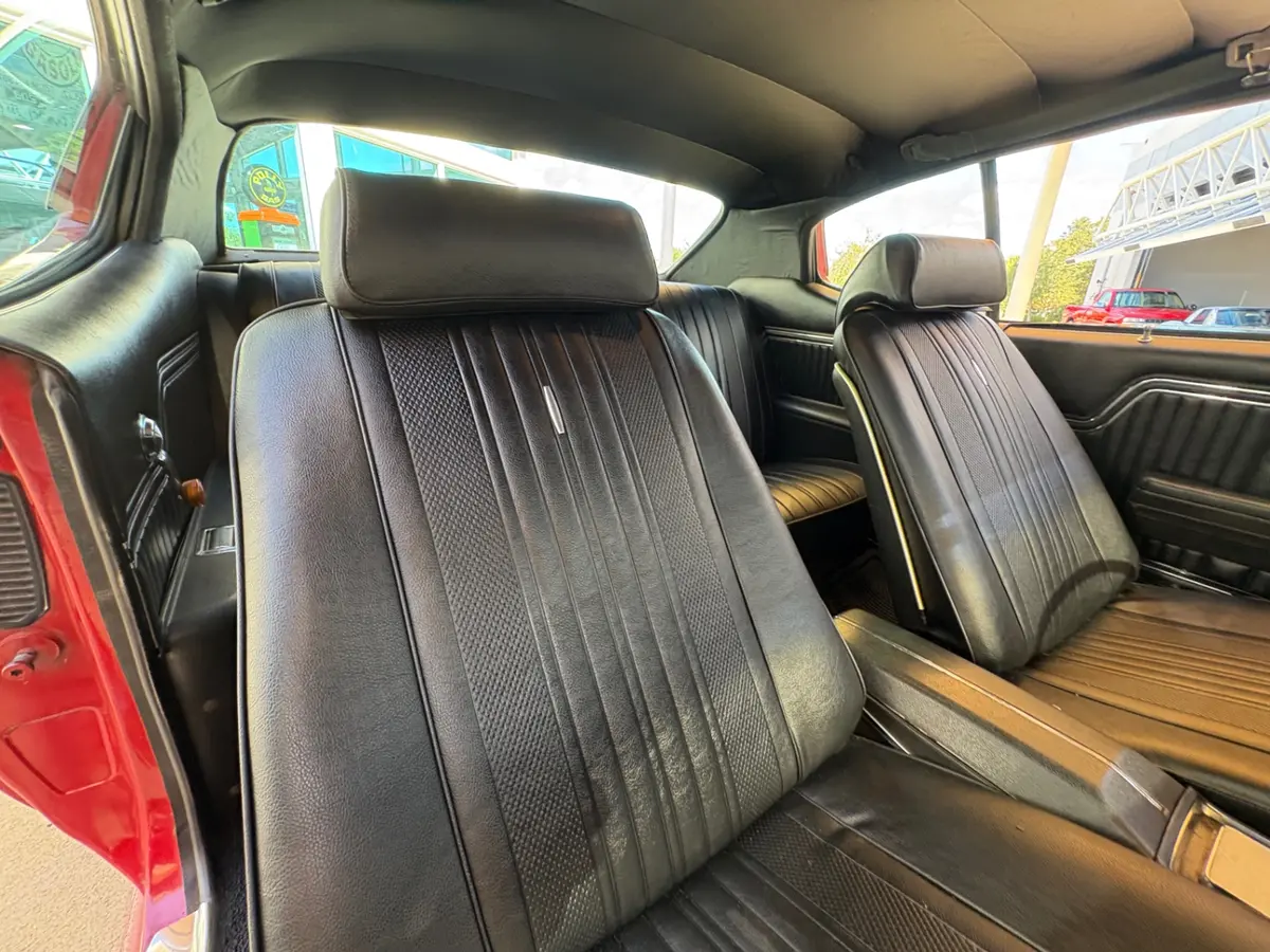 Vehicle photo 44