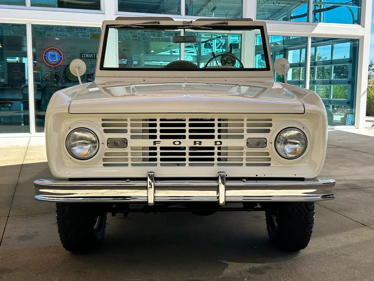 Vehicle photo 2