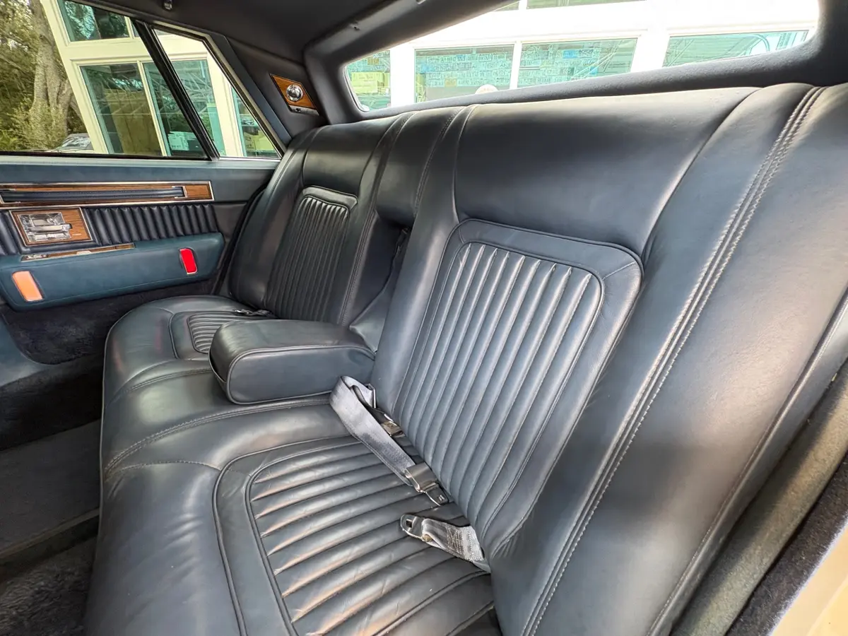 Vehicle photo 41