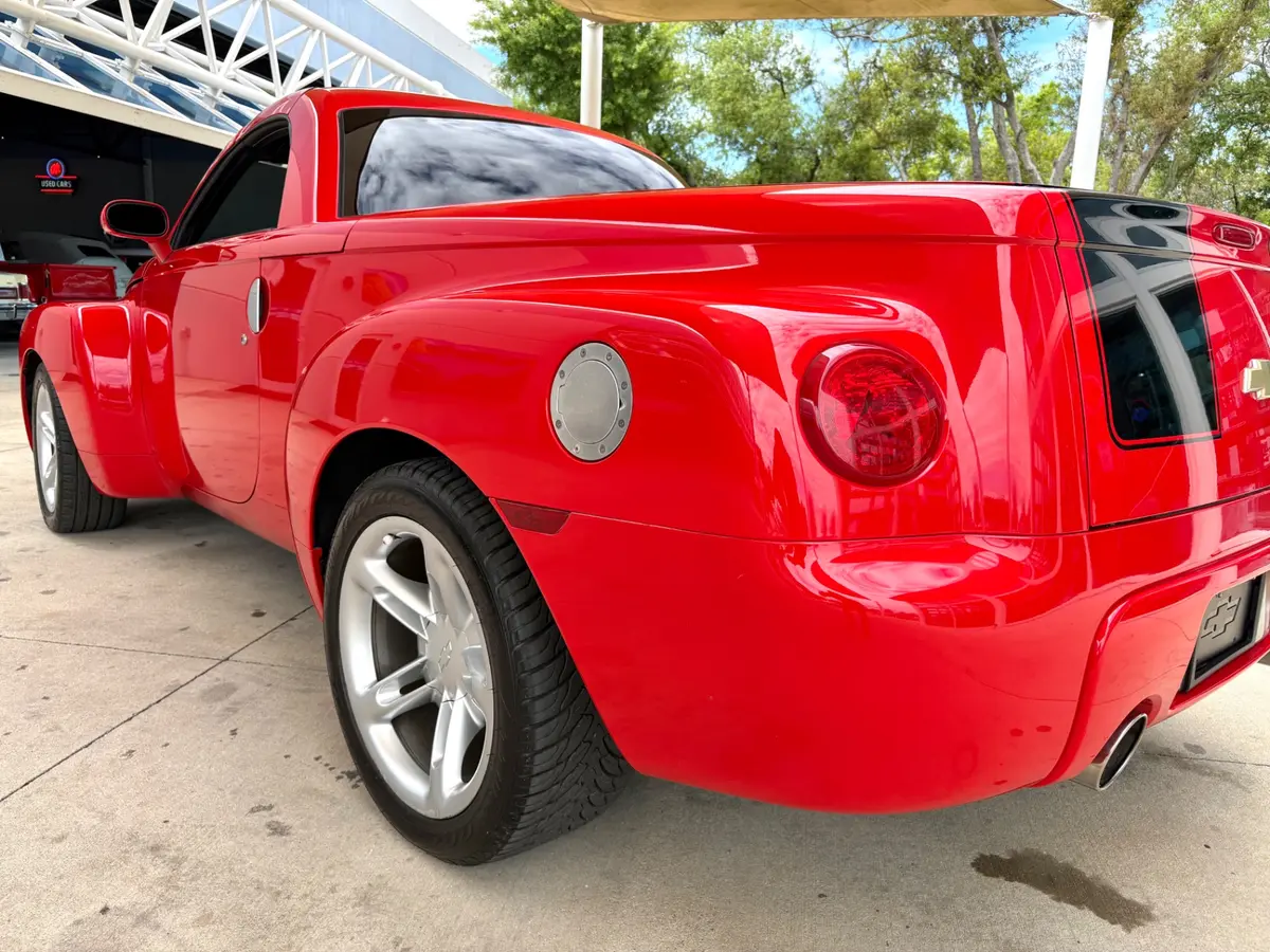 Vehicle photo 16