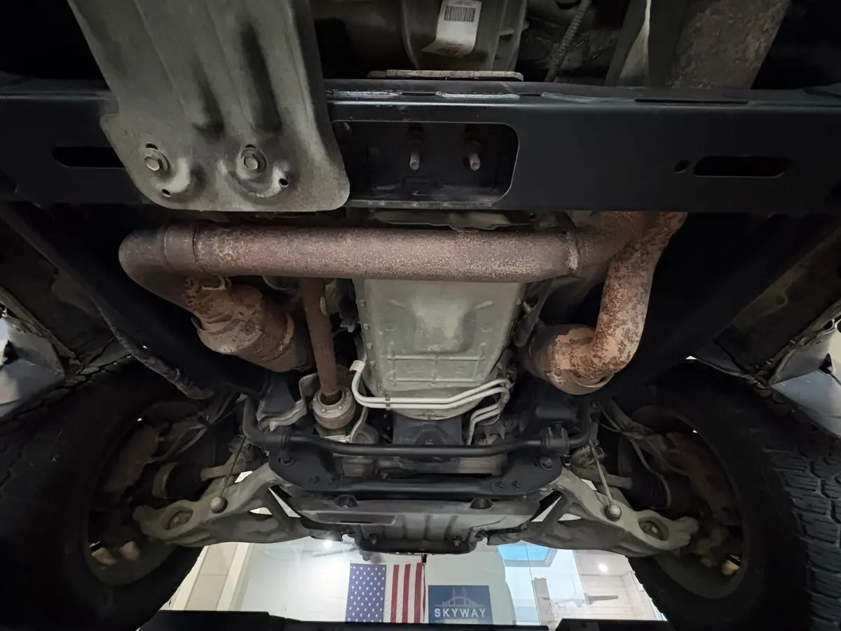 Vehicle photo 56