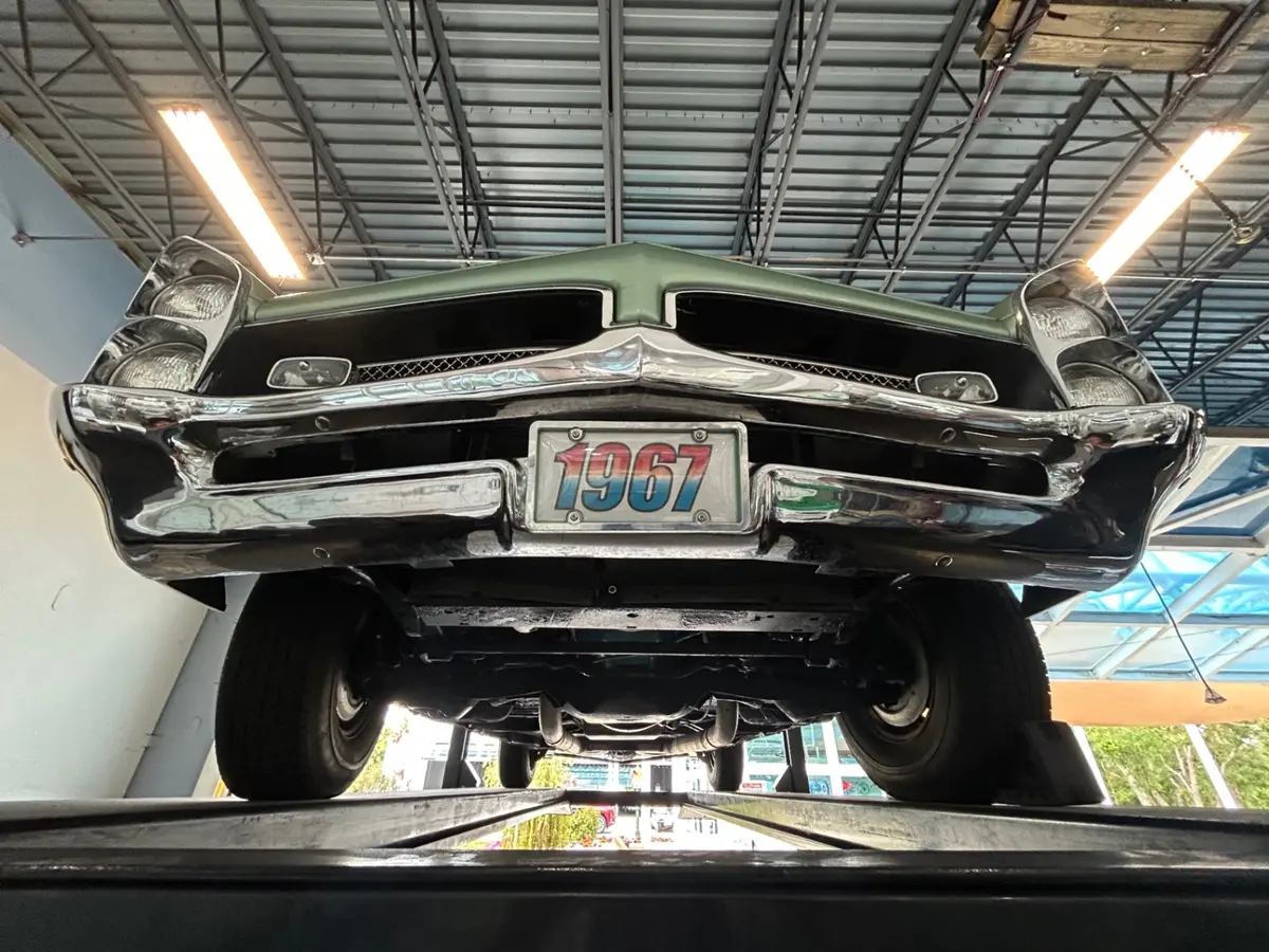 Vehicle photo 46