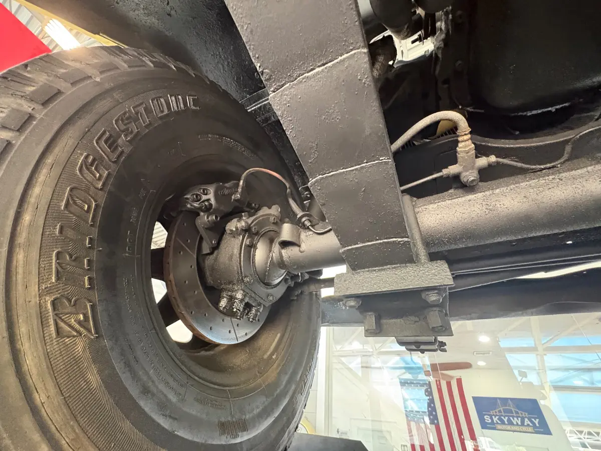 Vehicle photo 49