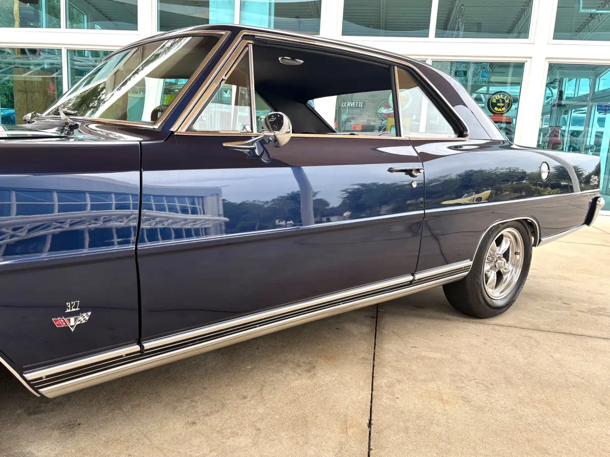 Vehicle photo 13