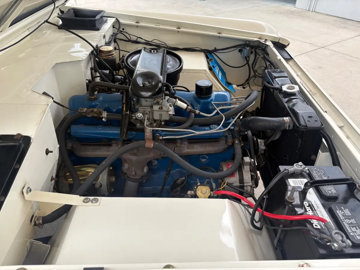 Vehicle photo 25