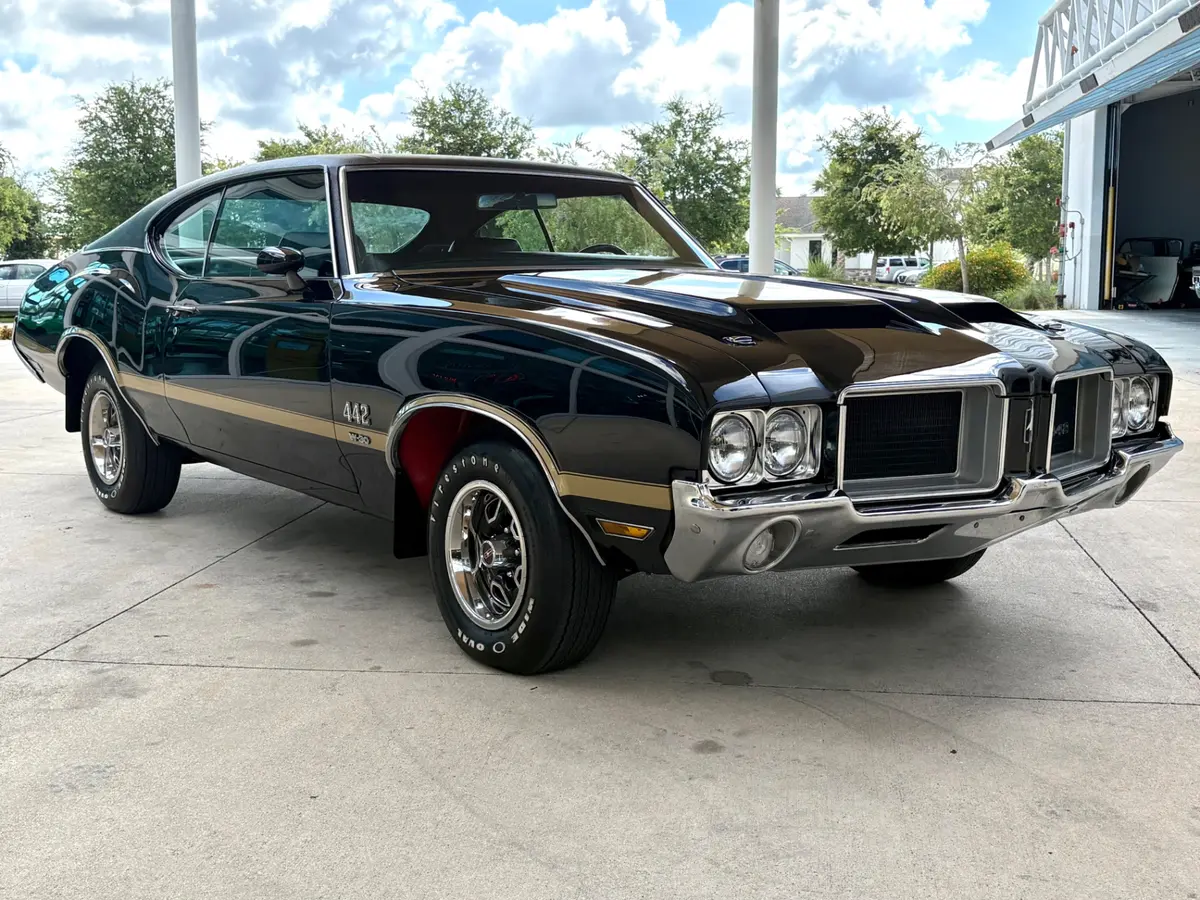 Vehicle photo 4