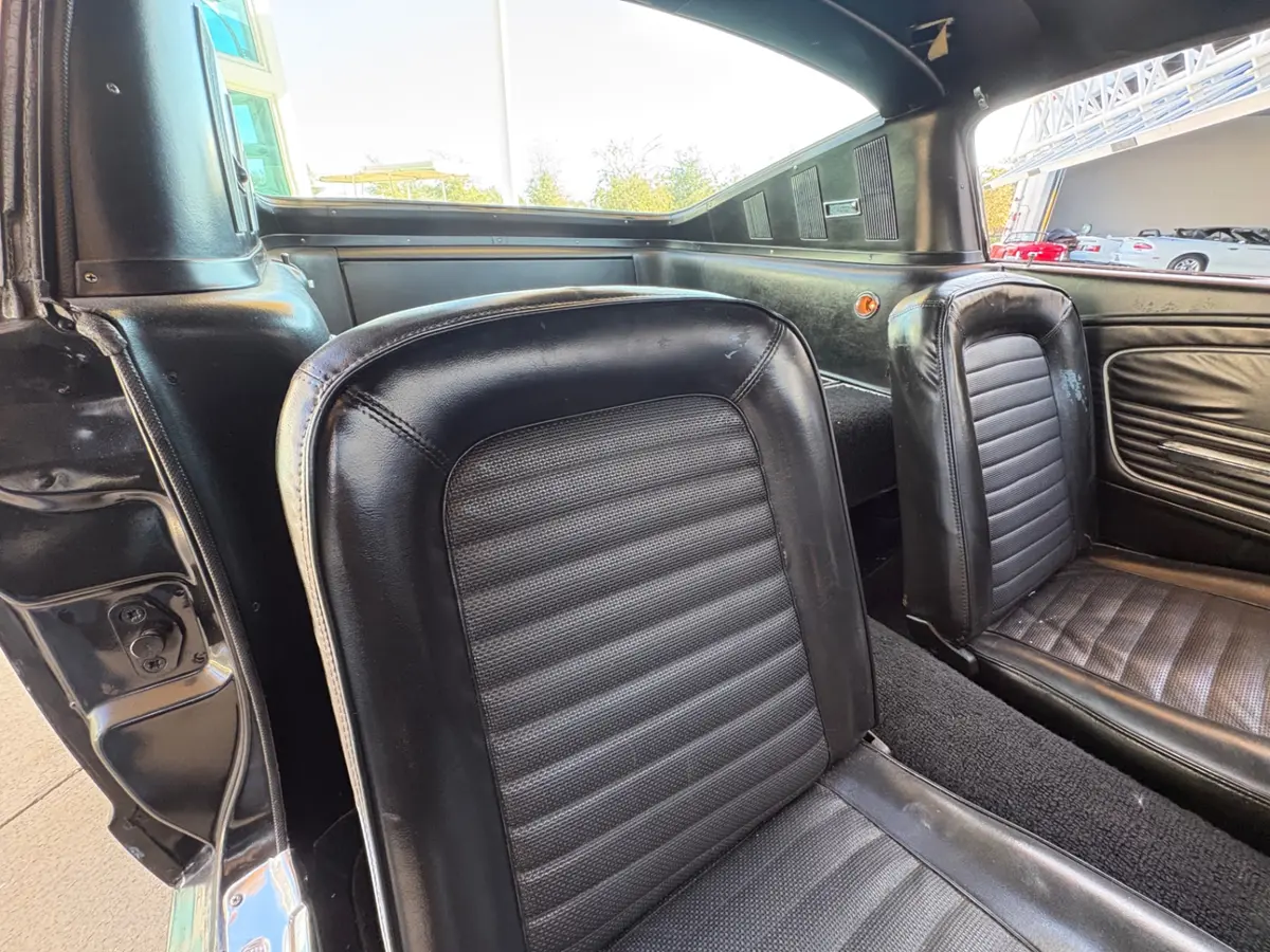 Vehicle photo 40