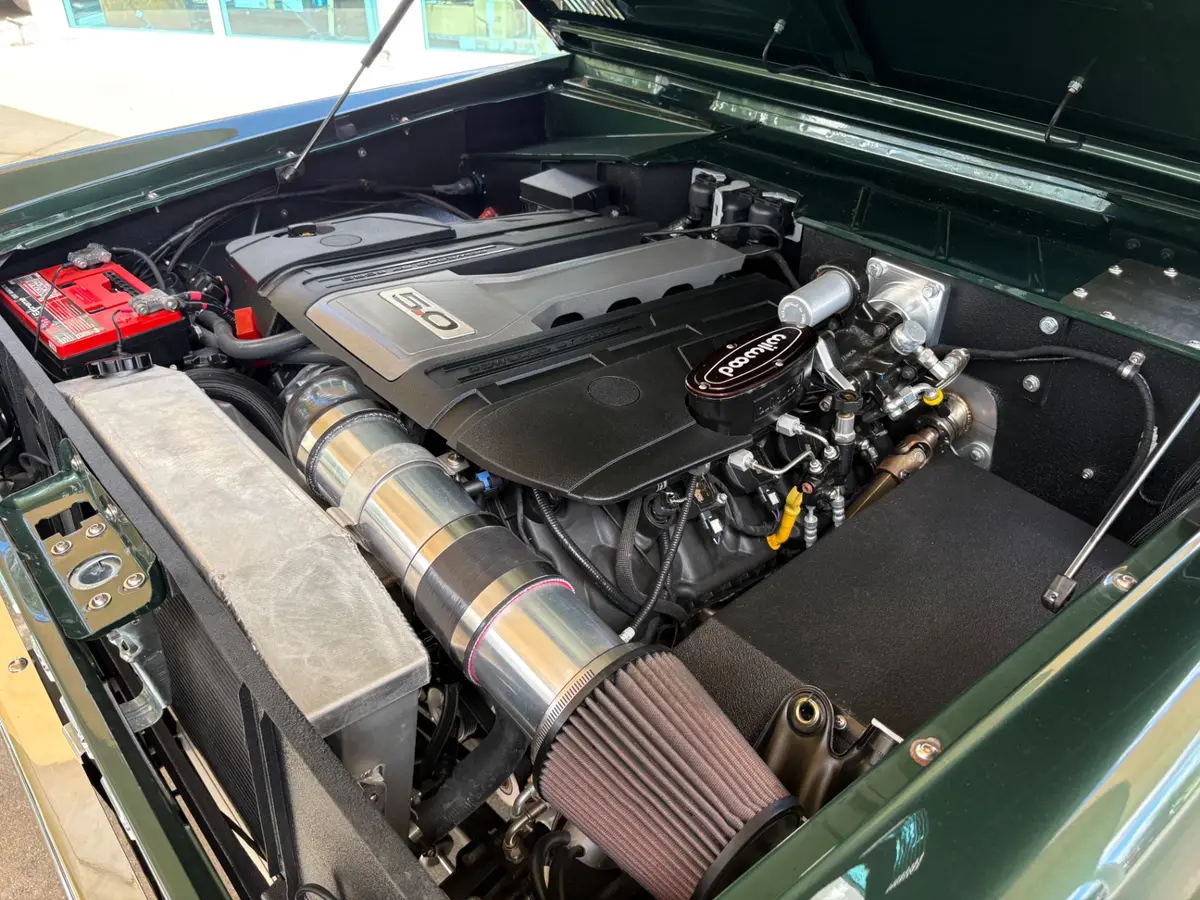 Vehicle photo 38