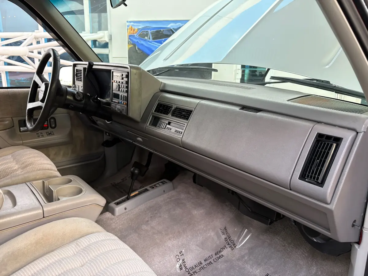 Vehicle photo 36