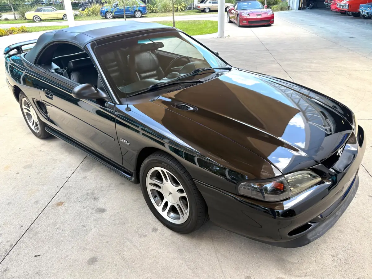 Vehicle photo 21