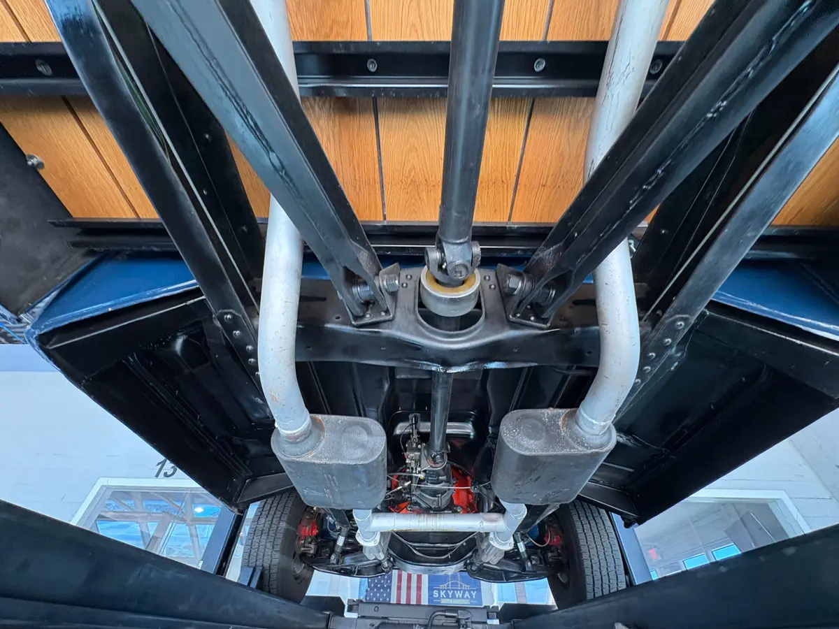 Vehicle photo 45