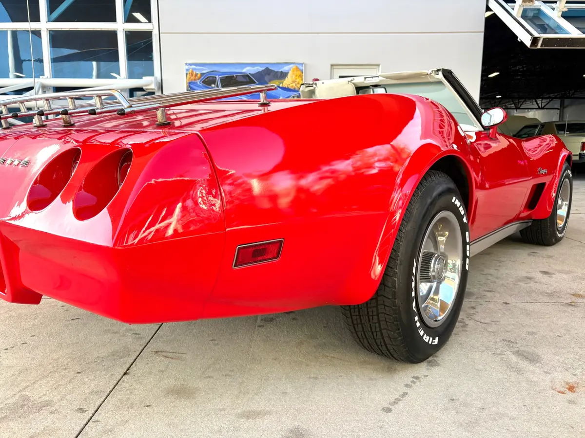 Vehicle photo 16
