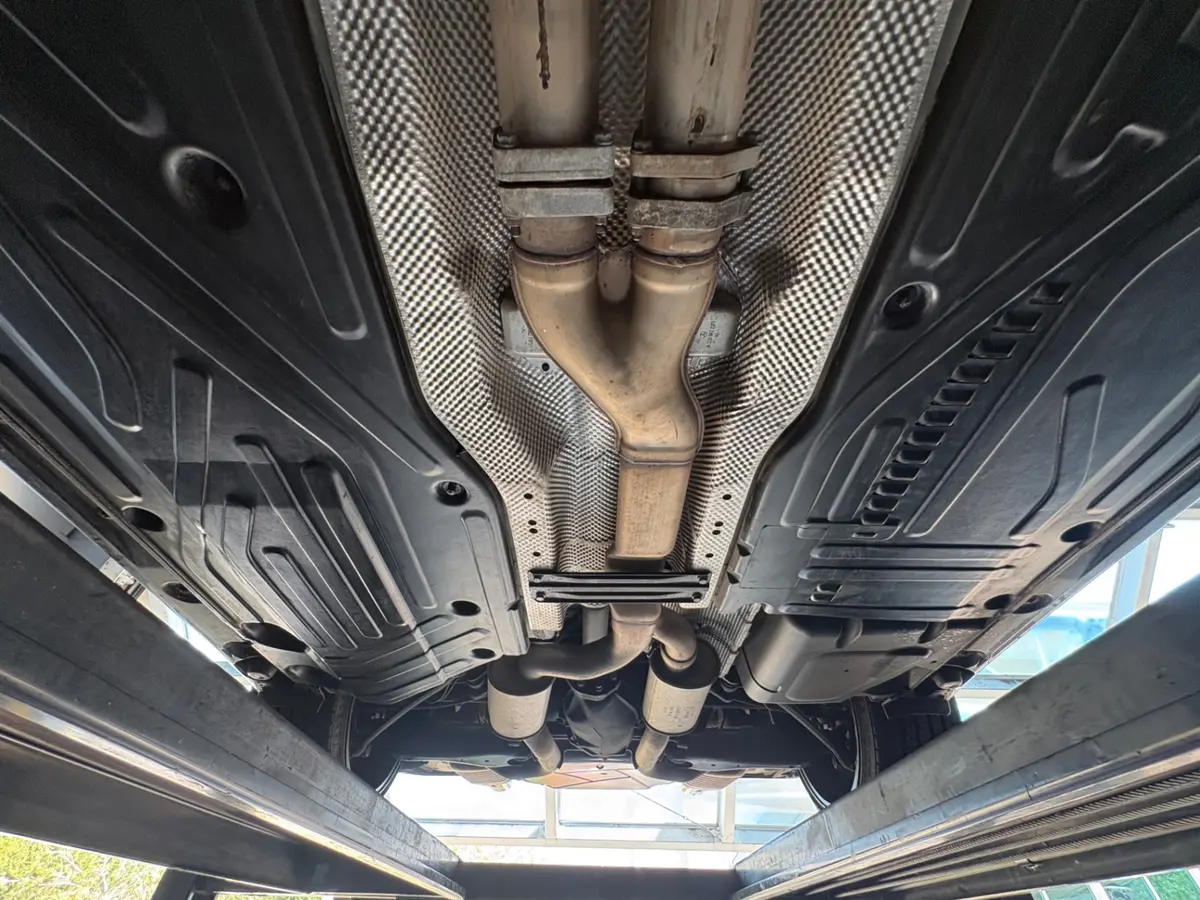 Vehicle photo 62