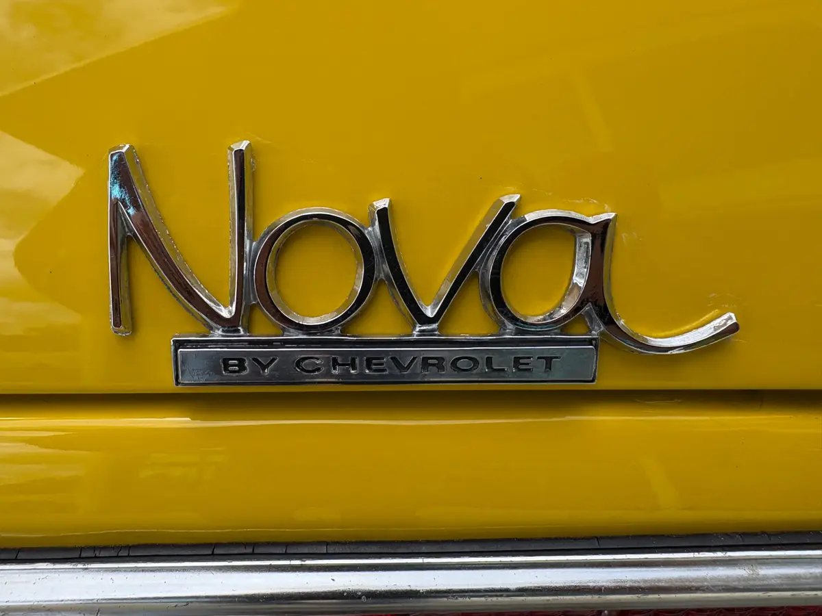 Vehicle photo 24