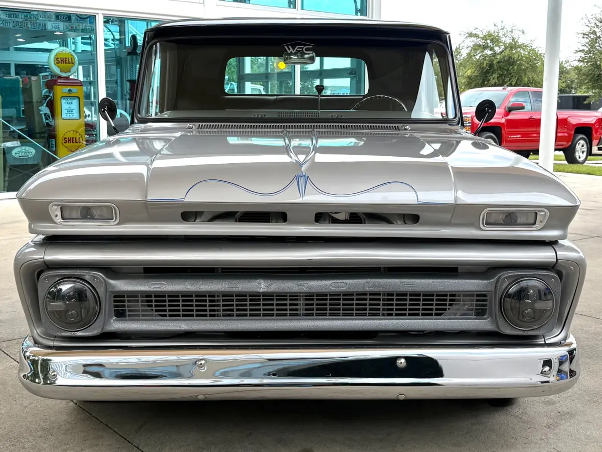 Vehicle photo 2