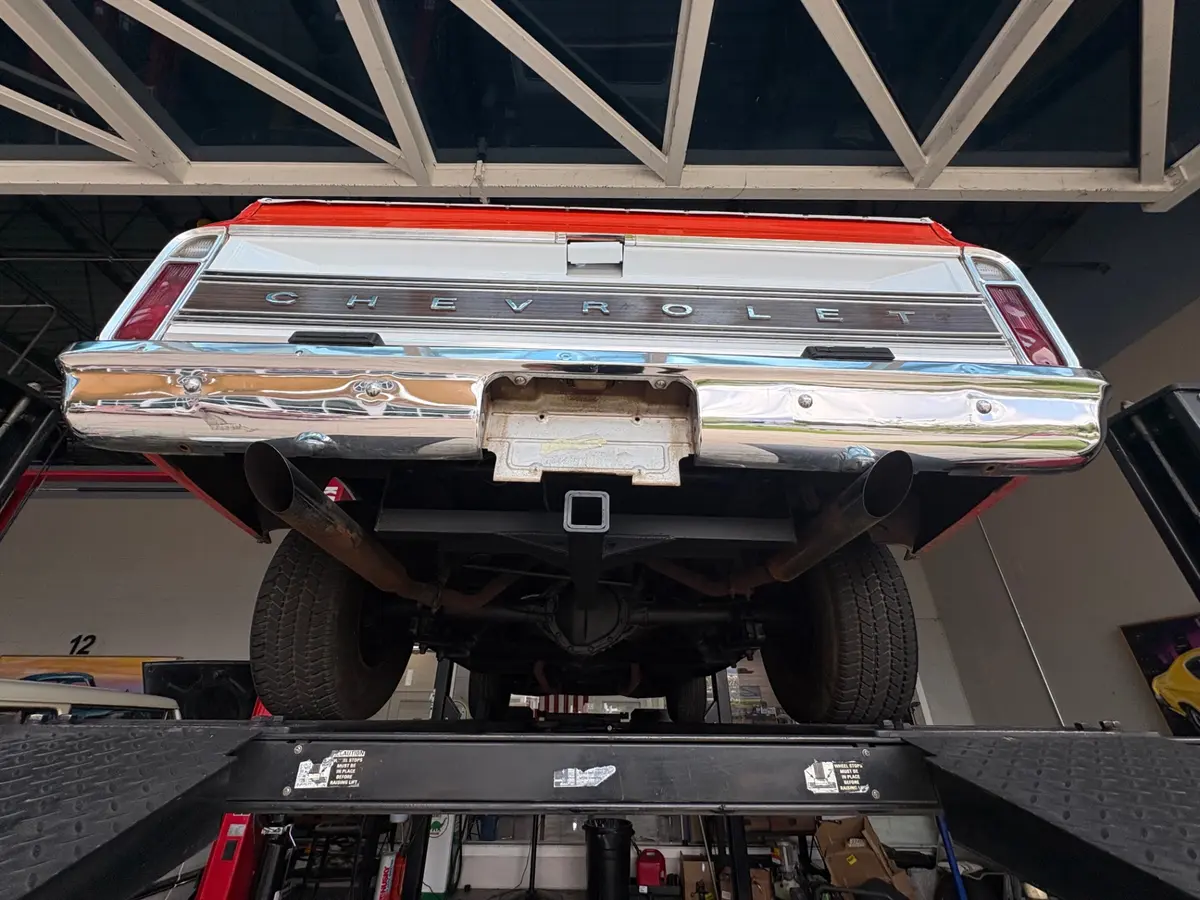 Vehicle photo 43