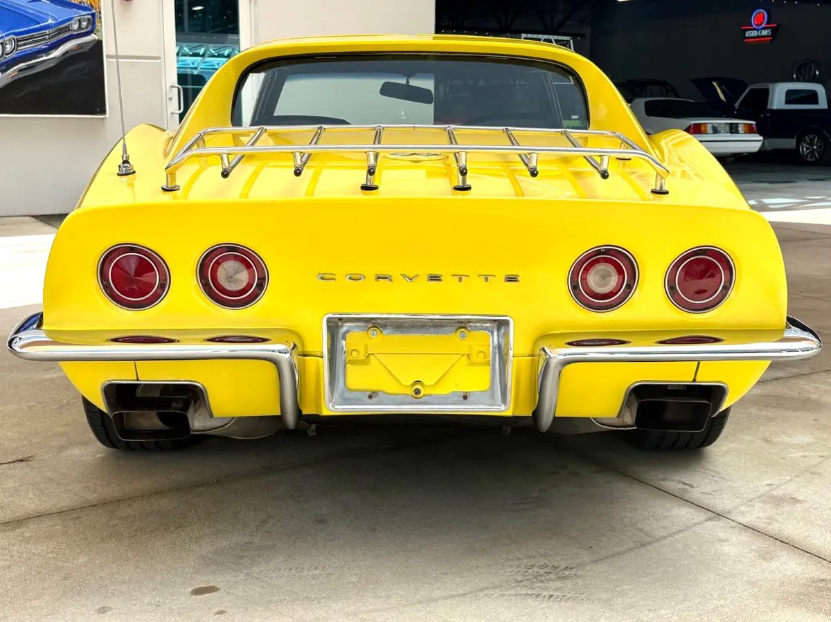 Vehicle photo 7
