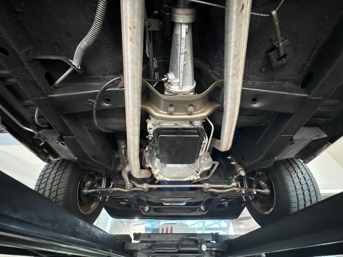 Vehicle photo 54