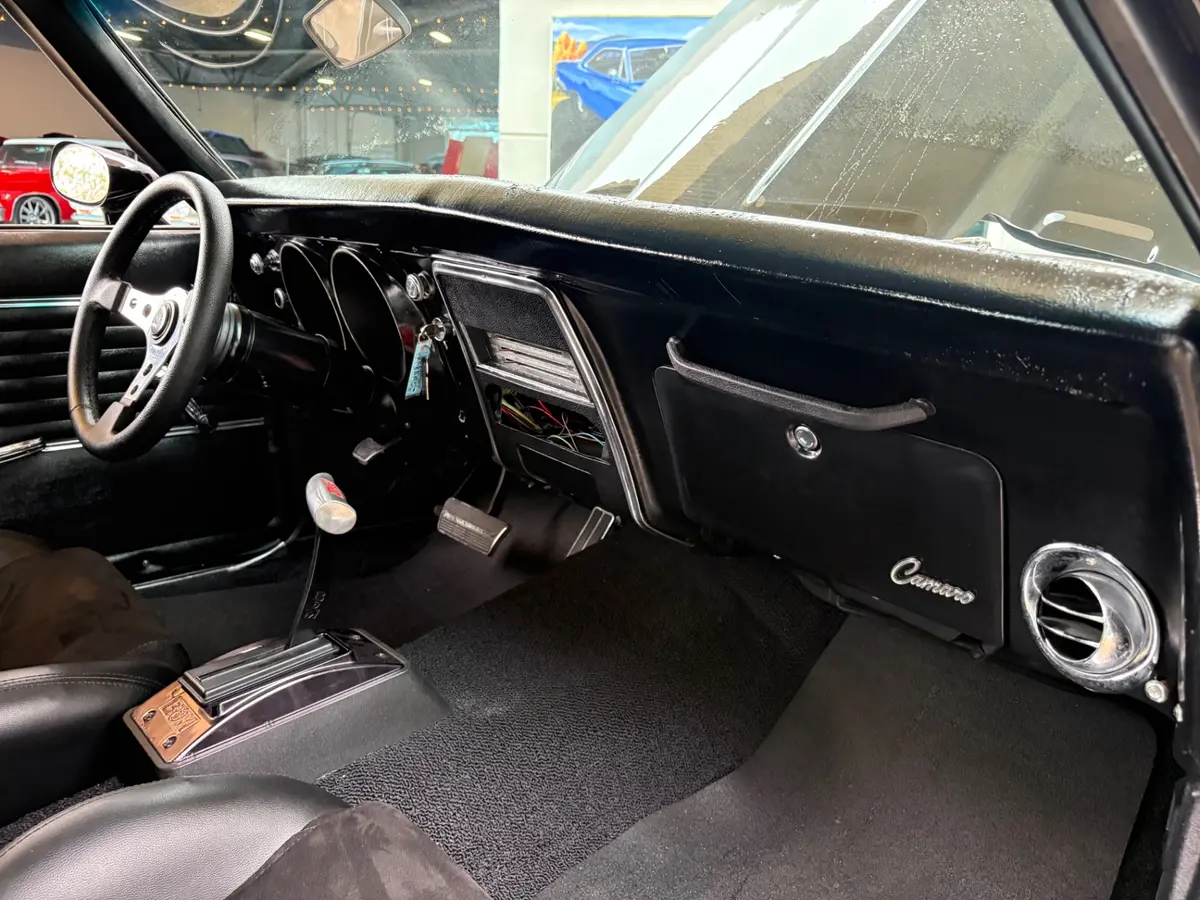 Vehicle photo 37