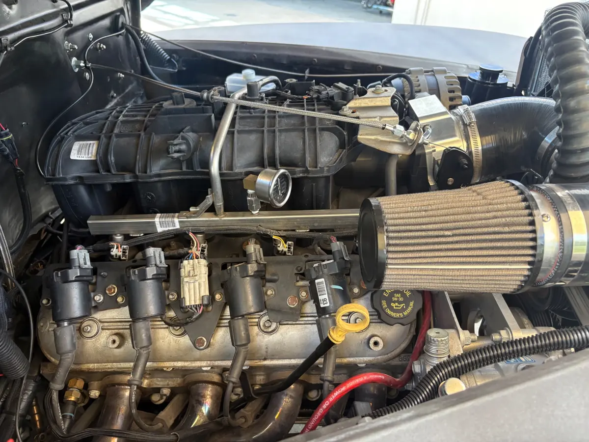 Vehicle photo 24
