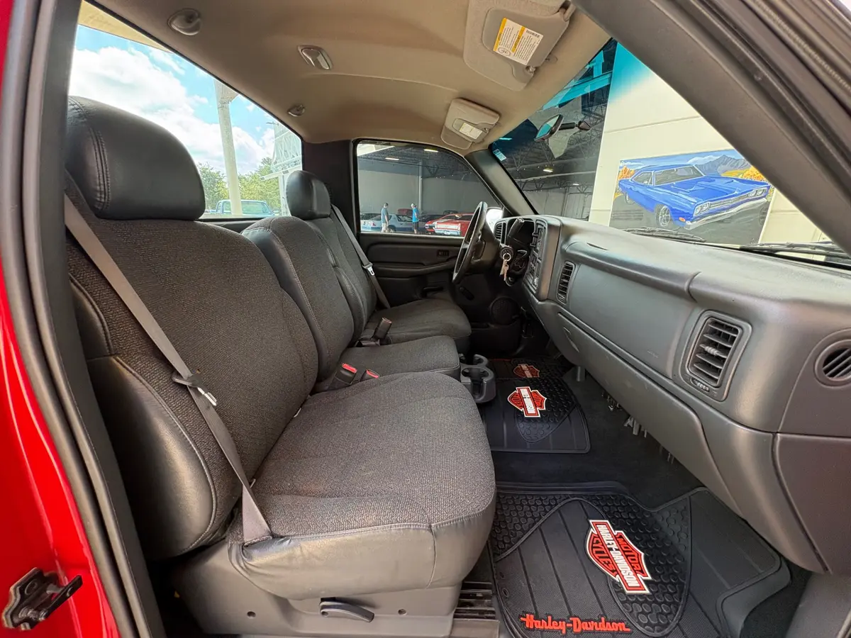 Vehicle photo 36