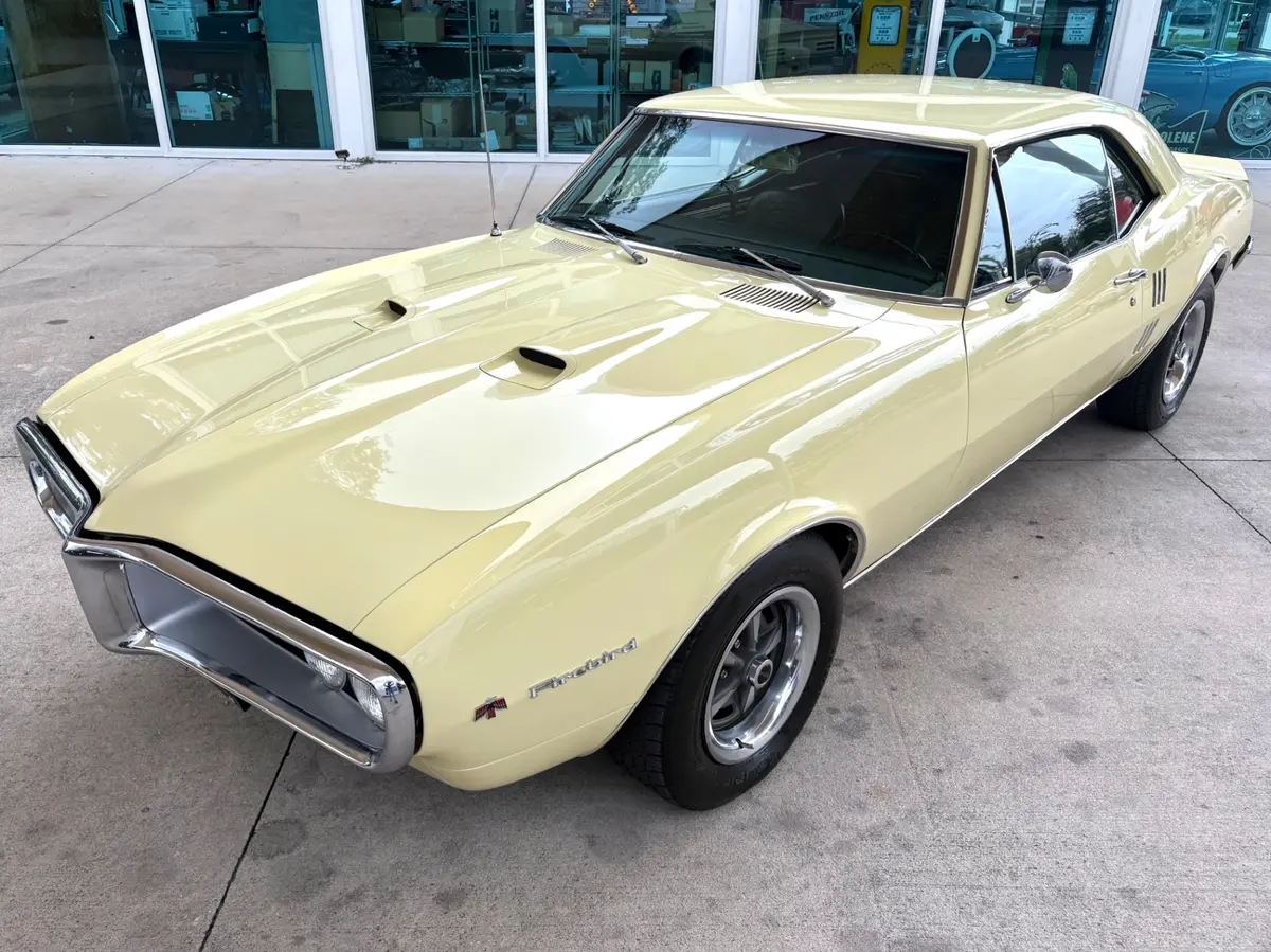 Vehicle photo 20