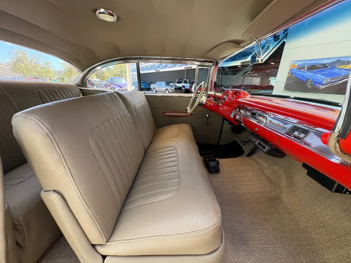 Vehicle photo 37