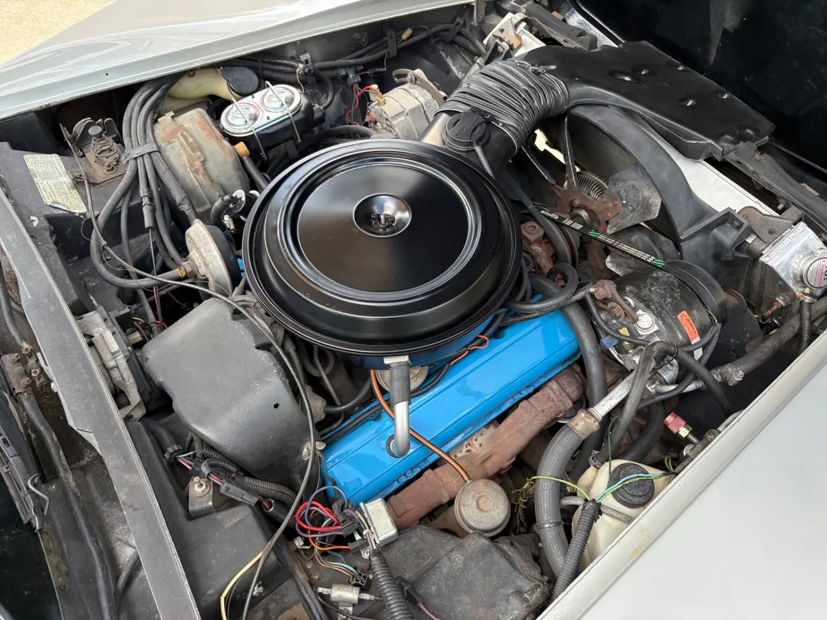 Vehicle photo 28