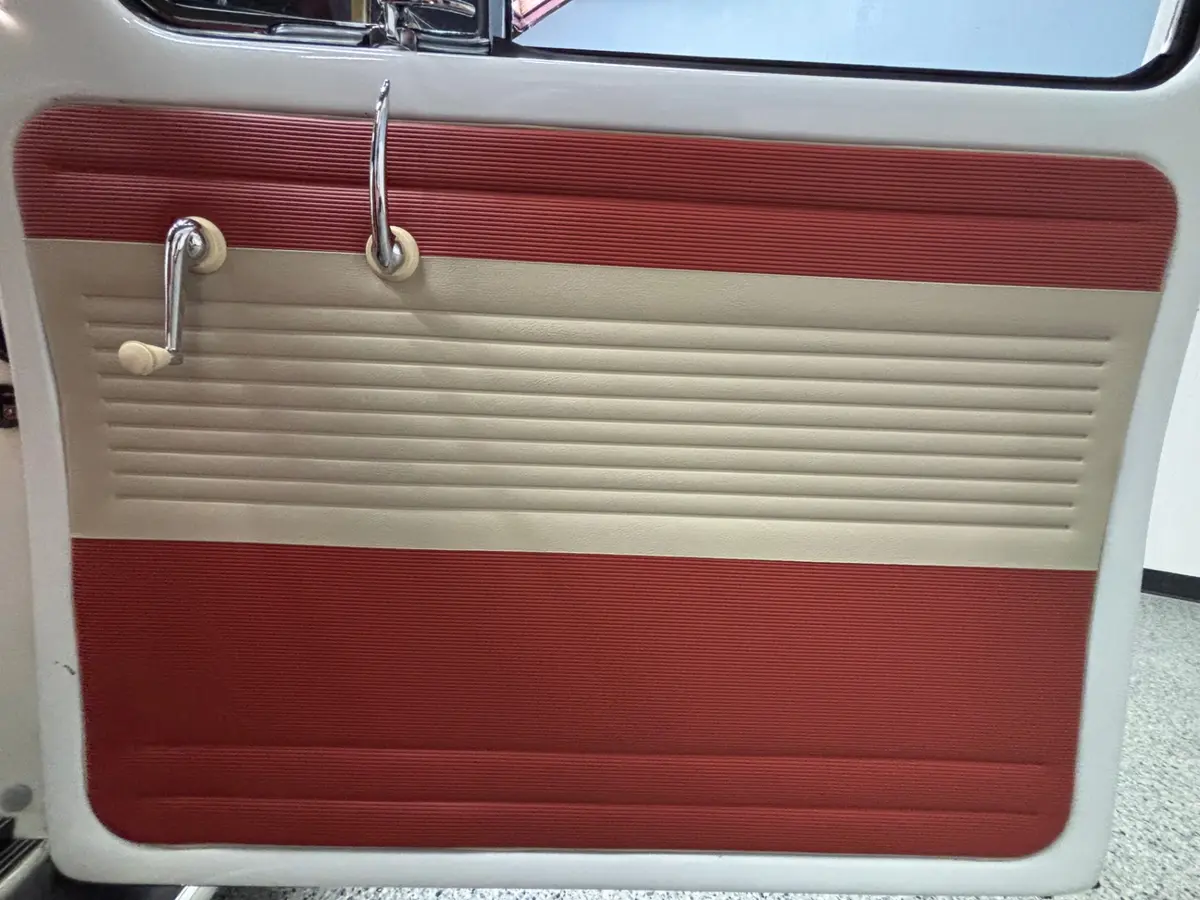 Vehicle photo 40